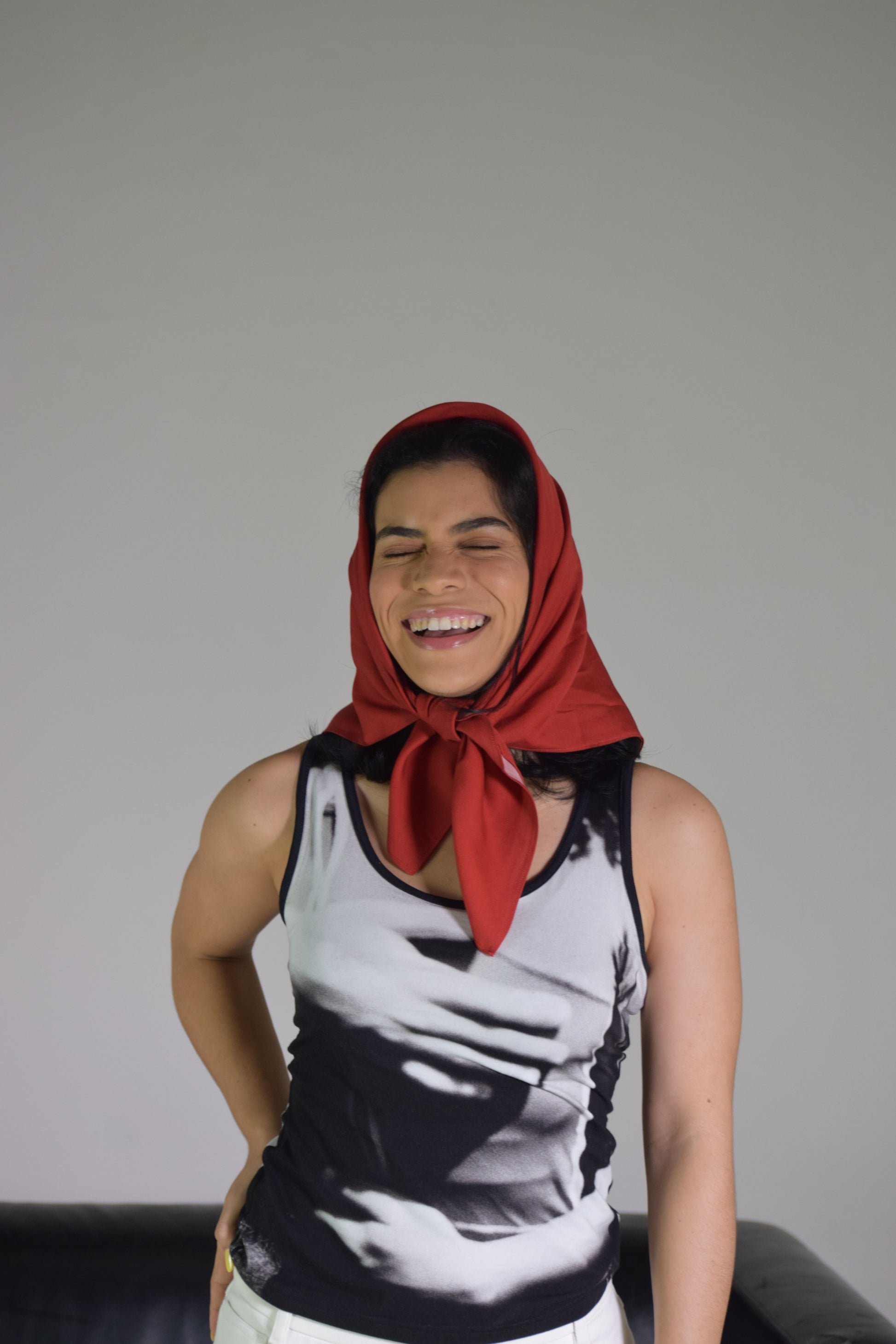 abrazos red scarf 