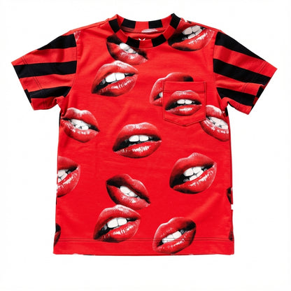 Smooches Tee